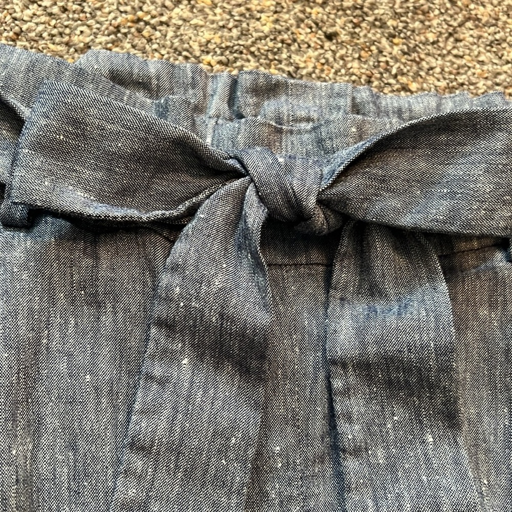 Halogen High Waist Chambray shorts with belt Size Small - Picture 3 of 4
